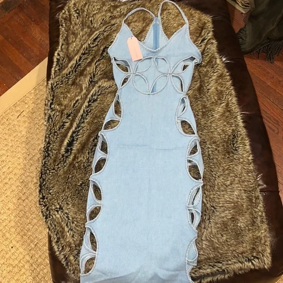 Nichol Lynel Dresses | Denim Cutout Midi Dress | Color: Blue | Size: M | Ursie22'S Closet